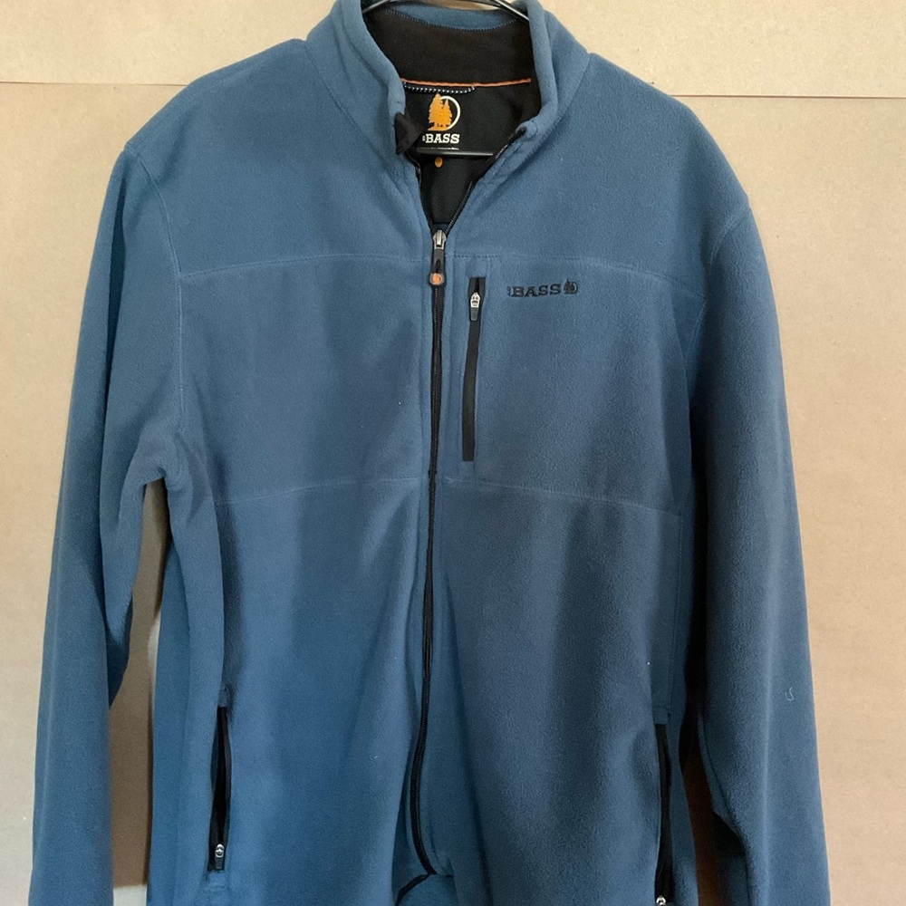 Bass Men's Deep Blue fleece Jacket. Size L.
